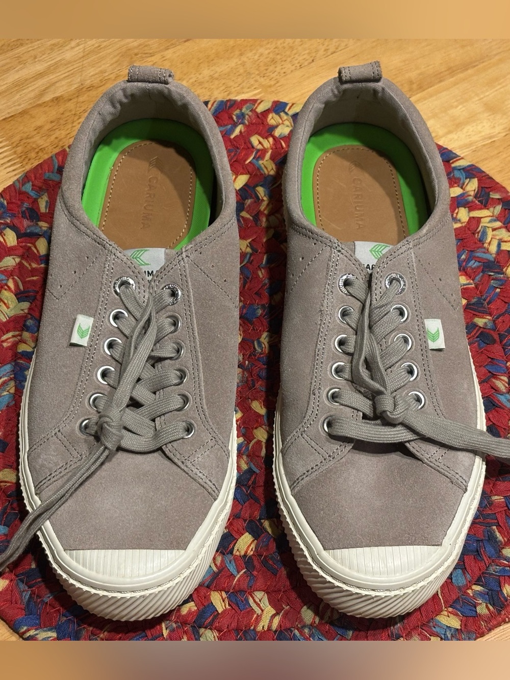 Cariuma Men's Gray Suede Sneakers with Green Insoles